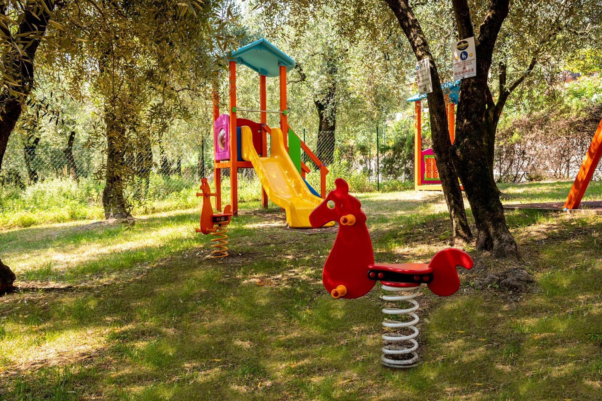 Camping Park Garda 利莫内-苏尔加达 外观 照片